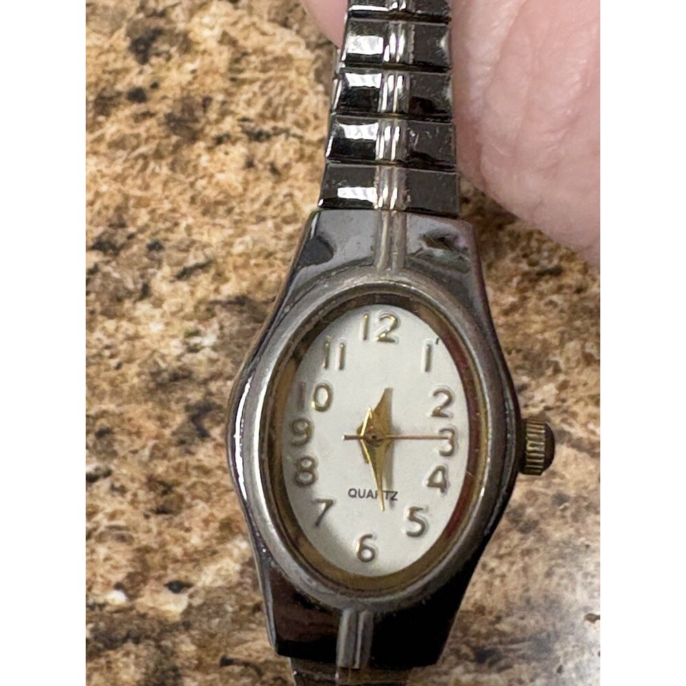 Vintage Oval Quartz Watch Stretch Band Silver Tone Petite Women’s Retro Minimal